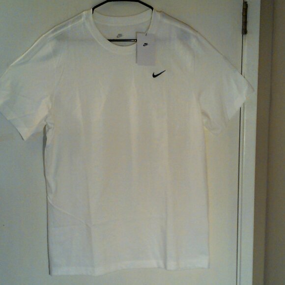 NEW NIKE SPORTSWEAR "Embroidered Swoosh Tee" MEN'S WHITE T-SHIRT L BV0507-100 - Picture 6 of 6